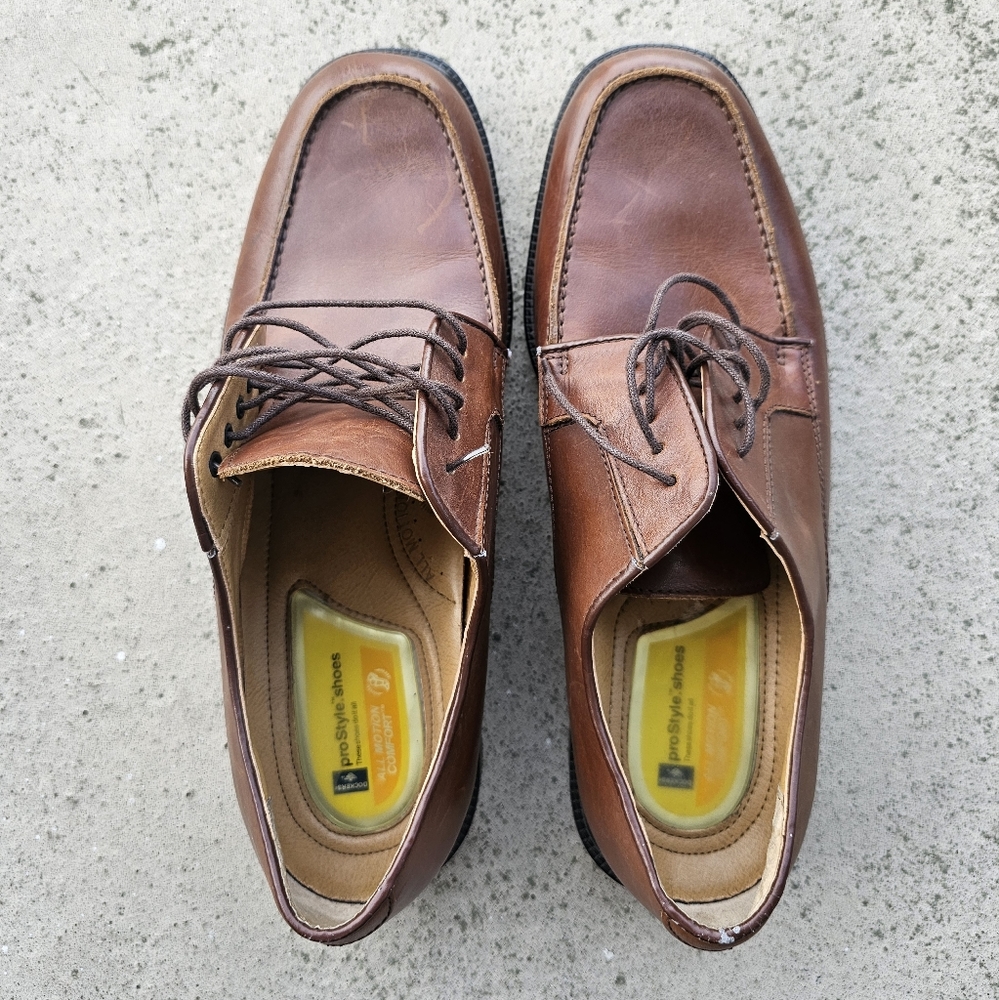 Shoes - Picture 3 of 7